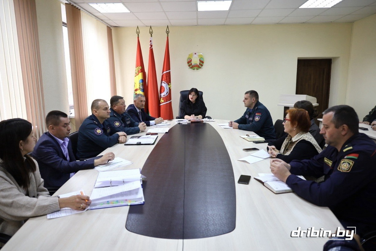 В Дрибинском райисполкоме обсудили профилактическую работу по предупреждению пожаров