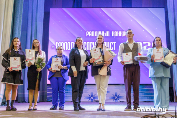 В районном Центре культуры собрались талантливые молодые специалисты, которые уже успели проявить себя в профессии, на ежегодное мероприятие — районный конкурс «Молодой специалист-2026»
